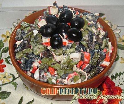 Salata cu crab bastoane 4 rețetă pe o masă festivă