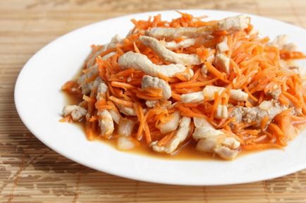 Salata de pui cu morcov coreeană - o colecție de dovedit și noi