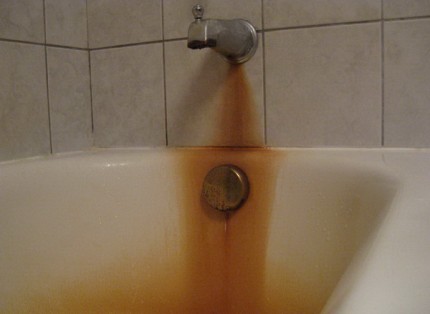 Spall în baie și altele asemenea reparate pentru a acoperi