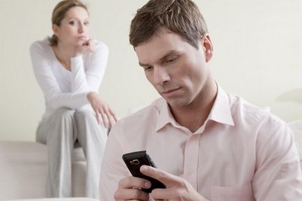 Un vis pe care băiatul sau omul ține mâinile într-un vis de a ține mâinile cu unul iubit (deține) Un vis pe care băiatul sau omul ține mâinile într-un vis de a deține mâinile cu un iubit