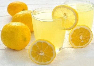 Un pahar de apă pe stomacul gol în dimineața - un obicei bun, curățare corpul de sănătate