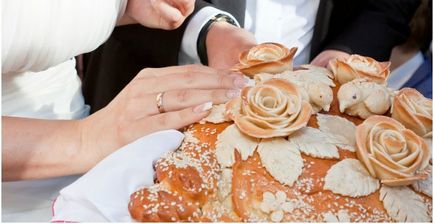 Nunta pâine cu mâinile - o rețetă cu o fotografie