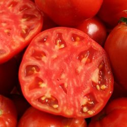 Tomate Descrierea gin și caracterizarea soiurilor, randament, comentarii cel care a plantat fotografia