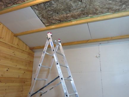Izolarea termică a plafonului într-o casă privată, cu propriile sale mâini de pe acoperiș rece este cald, cu atât mai bine din interior,