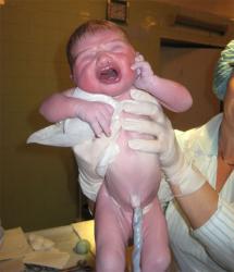 Cât de sănătos este copilul nou-născut este să știi despre noul copil, merge la spital