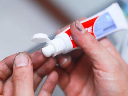 Colorantul de spălare a părului de pe piele (cum pentru a elimina o persoană din frecarea de mână) (păr) Colorantul de spălare a părului de pe piele (cum pentru a elimina o persoană din frecarea de mână)
