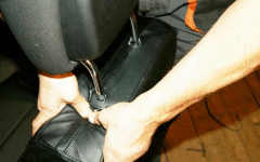 Cum de a pune capace pe scaunele instrucțiunii video pentru mașină