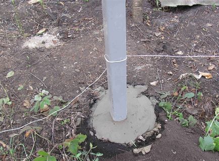 Unele ciment pot fi folosite pentru a umple coloanele de gard