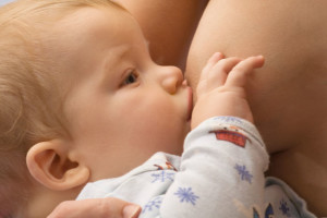 Cum de a dezvolta un copil în prima lună după naștere
