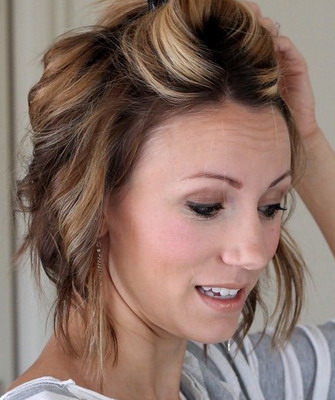 Cum de a face valuri pe părul cu ajutorul călcat și styling video de păr de lungimi diferite