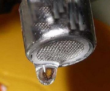 Apa se scurge de la un robinet cum să se stabilească de la robinet ce să facă, de ce se picură în bucătărie care curge, cum să se stabilească o scurgere