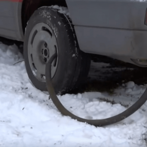 Mașina nu poate fi îndepărtată cu o frână de parcare care fac, ceea ce este motivul, cum să evite tampoane de congelare