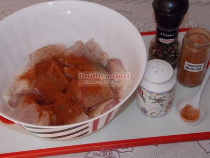 Talpa cu roșii și cartofi în cuptor