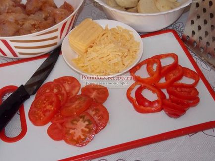 Talpa cu roșii și cartofi în cuptor