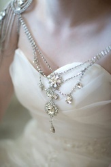 Alegerea bijuterii nunta pentru rochia