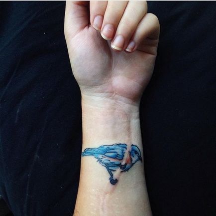 13 Tattoo ascunde secretele ale proprietarilor lor - știri în imagini