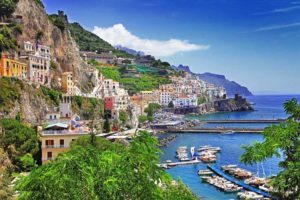 Coasta Amalfi de cele mai bune stațiuni și plaje din Italia, cum să obțineți