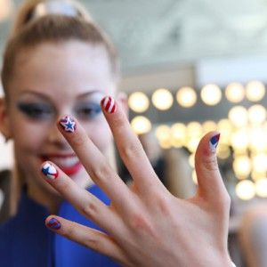 Pavilion american „manichiura trendy nail art moderne - o fotografie și un exemplu de descriere