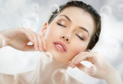 curățare facială la procedurile de recuperare cosmetician