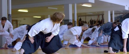 Această formare oferă în secțiunea Aikido pentru adulți