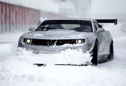 Ce ar trebui să fac în cazul în care mașina blocat în zăpadă, mapioza