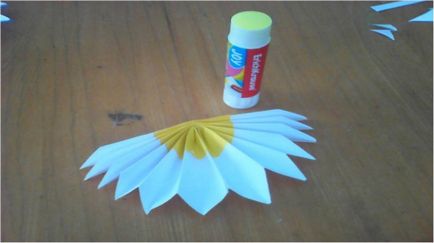 Flori de hartie (meserii pentru copii) Flori de hartie
