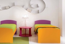 Design interior imagine dormitor pentru copii, face camera cu un sistem de ferestre pentru copii adulți,