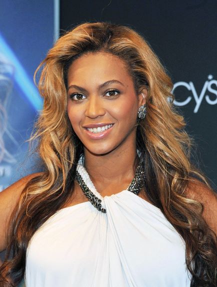 Evoluția imaginii Beyonce modul de a schimba coafura si make-up celebritati