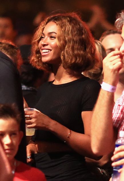 Evoluția imaginii Beyonce modul de a schimba coafura si make-up celebritati