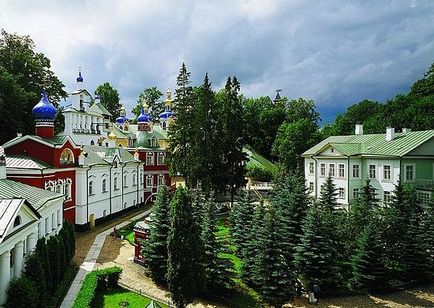 Pskov-Pesteri Manastirea Ghiduri