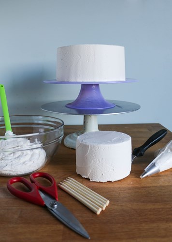 Cum să glazura un tort de nunta cu crema de unt