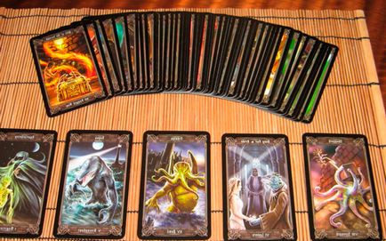 Care sunt pachetul de carti de tarot pentru divinație auto