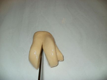 Cum de a sculpta chifle din aluat dospit cu umplutură de diferite forme și fără