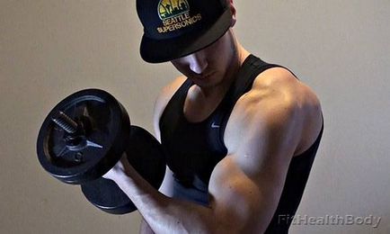 Cum de a construi biceps la domiciliu trăgând condiții, push-up-uri, exerciții cu gantere