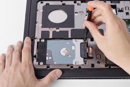 Cum se schimba unitatea hard disk pe un laptop Un ghid practic