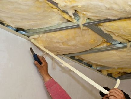 Cum de a izola în mod corespunzător plafonul sub acoperiș rece - opțiuni de sfaturi