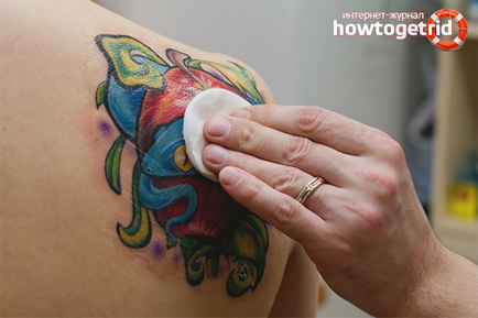 Cum să aibă grijă în mod corespunzător pentru un tatuaj în primele zile