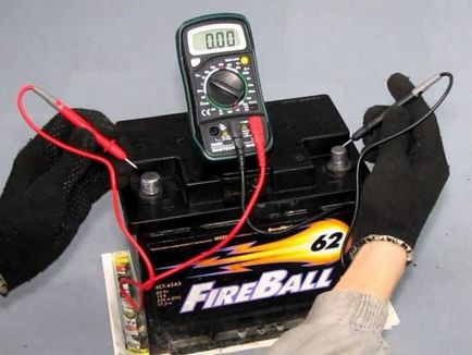 Cum de a verifica controalele capacității de încărcare a bateriei Multimetru, amperaj, amperaj baterie