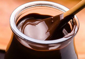 Cum să se topească ciocolata la domiciliu, fără complicații