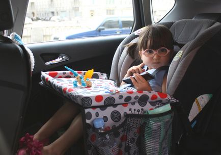 Cum de a distra copilul în mașină în timpul unei călătorii lungi