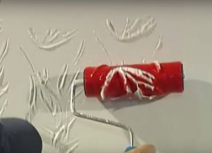 Cum de a face o tencuiala decorativa cu mâinile 1