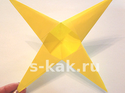Cum sa faci o stea tri-dimensională a hârtiei