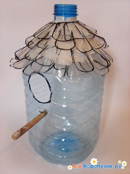 Cum sa faci o Birdhouse dintr-o sticla de plastic de 5 litri