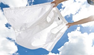Cum să se spele o cămașă în mașina de spălat și manual