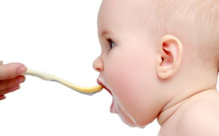 Cand da sucuri la copii alăptați la sân, cum să se introducă alimente solide în suc, în 3-4 luni