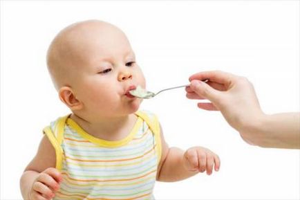 Copii Hrănirea lunar de tratament decât și cât de mult pentru a alimenta un nou-născut