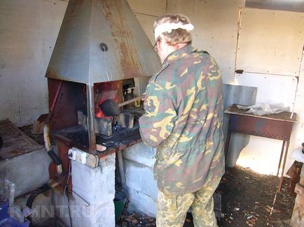 Forge propriile lor mâini