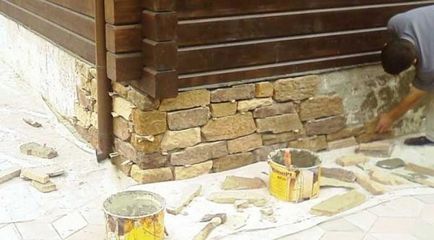finisaj Piatra naturala pentru tipurile de bază, argumente pro și contra, instrucțiuni foto și video pentru instalare (piatra) finisaj Piatra naturala pentru tipurile de bază, avantaje și dezavantaje, o fotografie și video de instalare, instrucțiuni