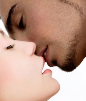 Unele recomandări cu privire la modul de a face un tip plăcut în timpul unui sarut