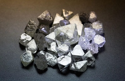 diamante brute și diamant natural de prelucrare arata ca
